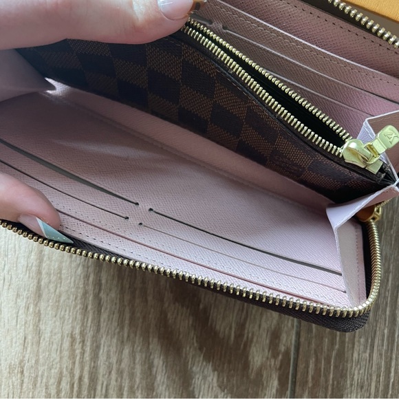 AUTHENTIC Louis Vuitton Clemence Wallet - Picture 5 of 9